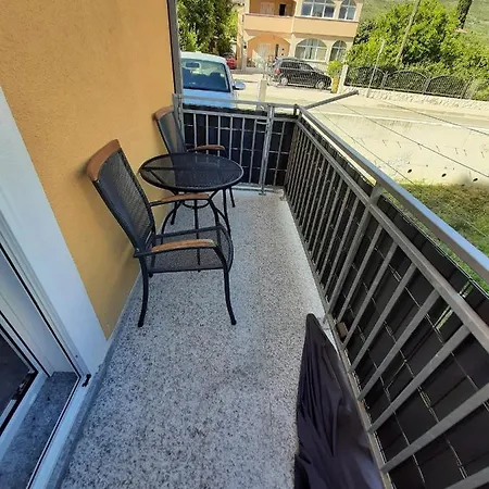 With A Parking Space Kastel Kambelovac, - 21645 *