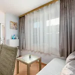 Apartman With Parking Space Kastel Kambelovac - - 21645 *