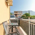 With Parking Space Kastel Kambelovac - - 21645 Apartman *