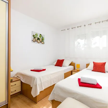 Apartmán With Parking Space Kastel Kambelovac, - 21645 Kaštela