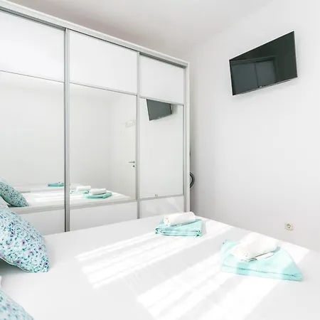 With Parking Space Kastel Kambelovac, - 21645 Apartmán Kaštela