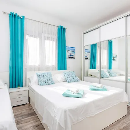 Apartmán With Parking Space Kastel Kambelovac, - 21645 *