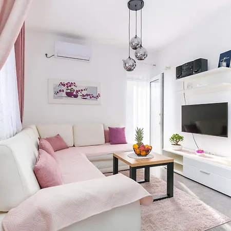 Apartmán With Parking Space Kastel Kambelovac, - 21645